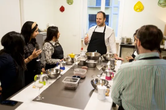 Pizza Cooking Class with Tiramisù and Wine Tasting in Milan