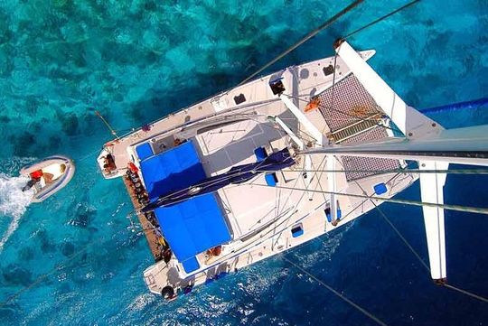 Mujeres Island Tour by Catamaran from Cancun City