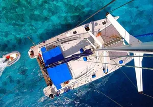 Mujeres Island Tour by Catamaran from Cancun City