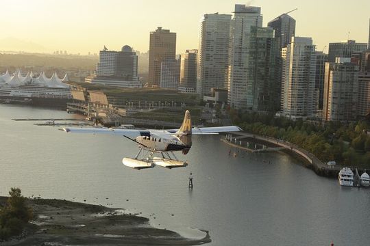 Vancouver Panorama Scenic Seaplane Tour + Suspension Bridge Tour