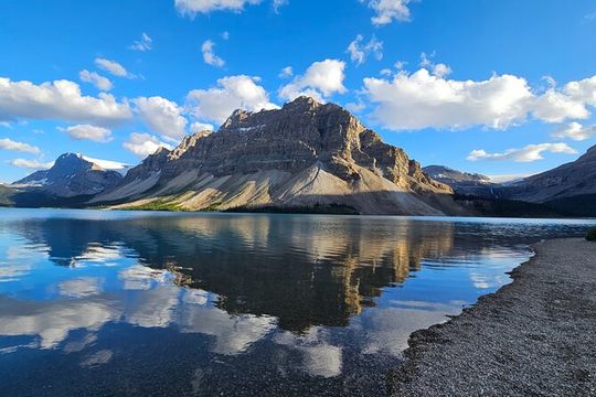 Lakes, Mountains & Glaciers - Front seat to natural beauty