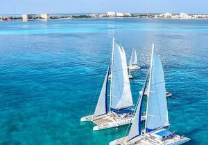 Isla Mujeres tour from Cancún (open bar, lunch )