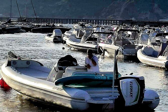 Panoramic Private tour in an 8m dinghy from Naples to Capri