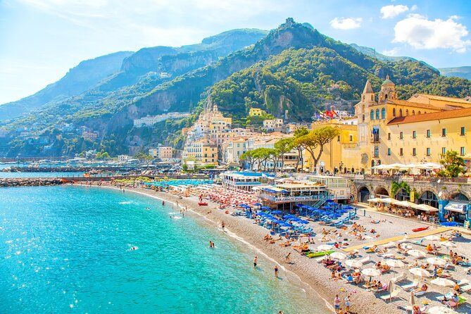 Positano: Amalfi Coast Small-Group Boat Tour with Swim and Drinks
