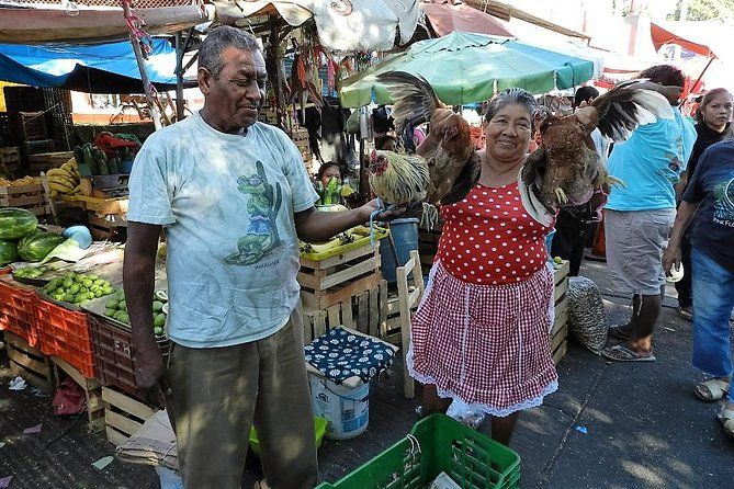 Hidden Acapulco: Off-the-Beaten-Path Immersive with Local Lunch