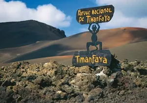 Guided tour: Timanfaya National Park and La Geria with pick-up