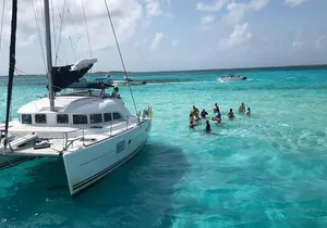 Snorkel adventure to Isla Mujeres by Catamaran. Open Bar and buffet included.