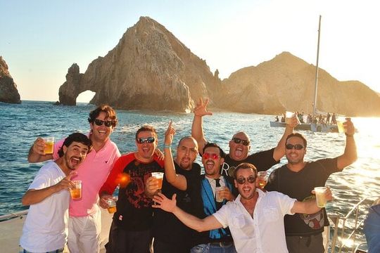 Party and Drinks at the Party Cruise! Round Transportation From Los Cabos