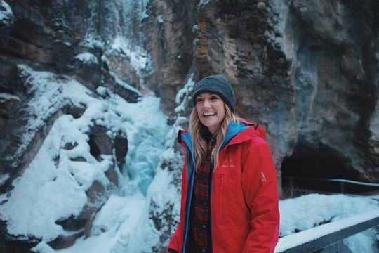 Johnston Canyon Frozen Waterfalls - Small Group Tour