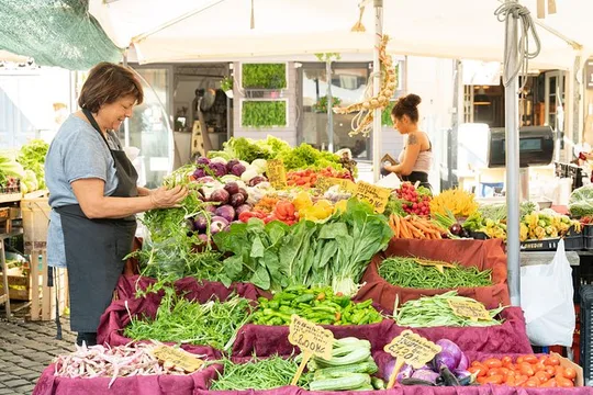 Cesarine: Small Group Market Tour & Cooking Class in Messina