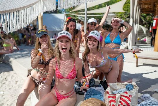 Adults Only Catamaran Isla Mujeres! Exclusive Beach Club & Bar