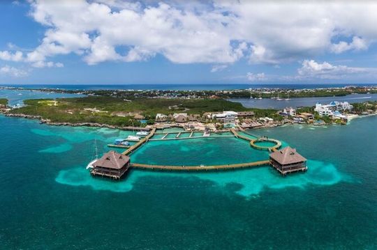 Paradisiacal catamaran to Isla Mujeres tour, includes open bar