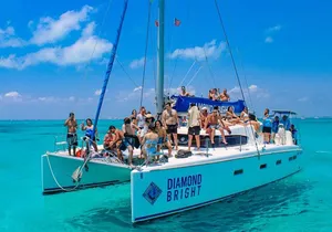 Luxury Catamaran tour to Isla Mujeres with Transportation from Cancun