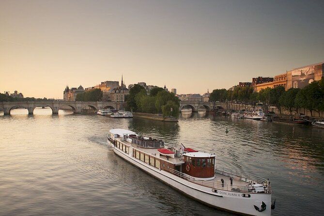 Seine River Cruise with Commentary 1 Hour