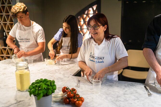 Milan Cooking Class: Pizza & Gelato or Pasta & Tiramisu