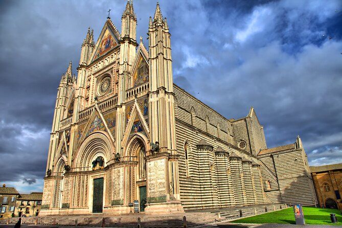 Mystic Orvieto and the dying City " Civita di Bagnoregio"