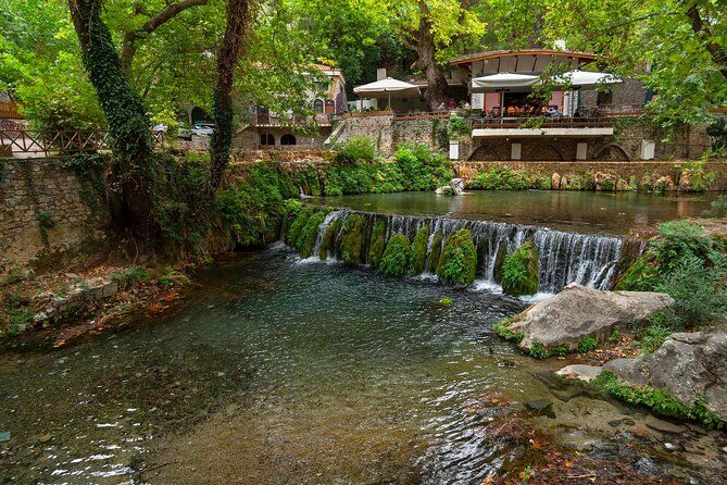 "Full-Day Tour of Delphi and Picturesque Livadia"