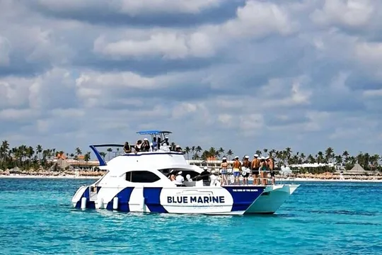 Private Yacht Celebration & Snorkeling Cruise (Open Bar)