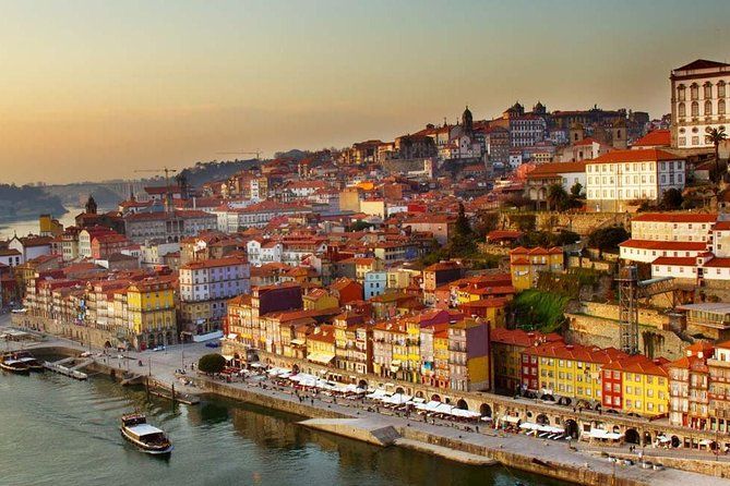 Private Transfer LISBON/PORTO w.guided stops-Choose 2 fr.the list