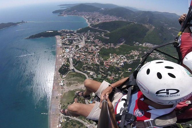 Bečići: Standard Tandem Paragliding for First-Time Flyers
