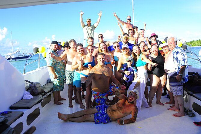 Small-Group Family Fun Boat & Snorkeling Cruise (Drinks & Snacks)