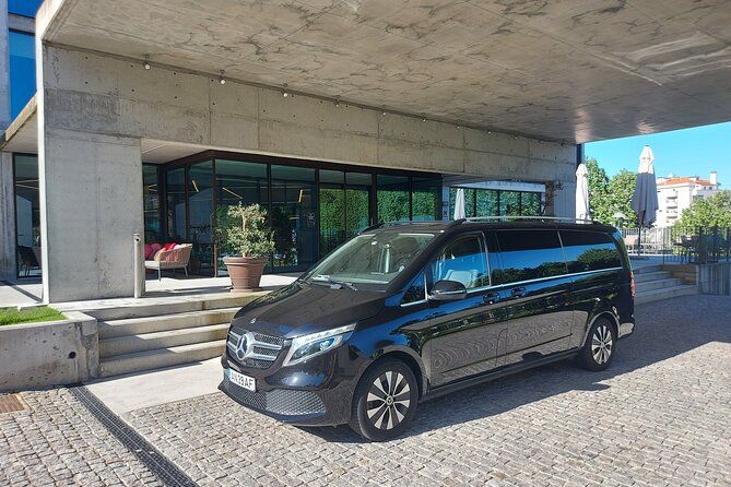 Private Airport Transfer from Porto to the Airport
