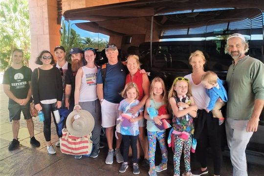 Small Group/ Family Private Roundtrip Airport Shuttle