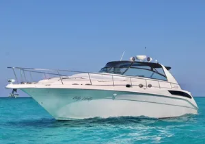 Cruise in Elegance: Luxury Yacht Rental in Cancun