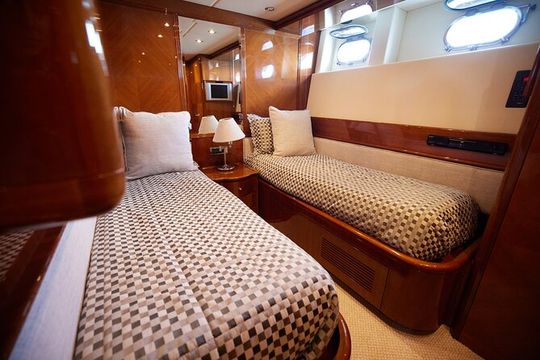 Number Juan 100ft Yacht Azimut Rental