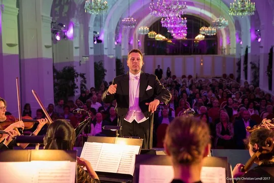 Vienna: Schönbrunn Palace Tour at 7 PM & Classical Concert