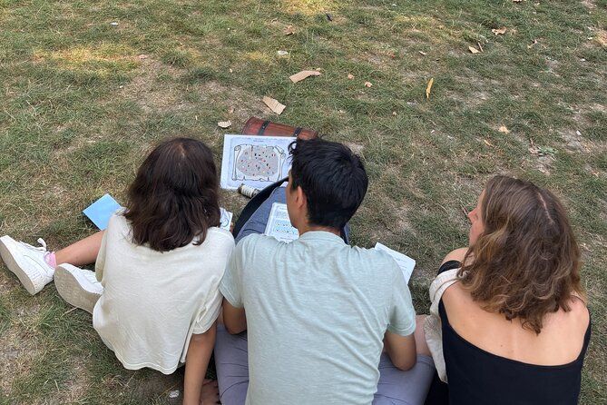 Paris Treasure Hunt – Explore the Seine from Louvre to Eiffel