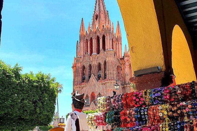 Recorrido Histórico a Pie: Descubre y Explora San Miguel (ES/EN)