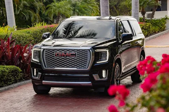 Private Luxury Transportation from St. Thomas Hotel to Airport