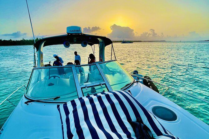 Unique Dreamy Sunset: Yacht Excursion with BBQ & Open Bar