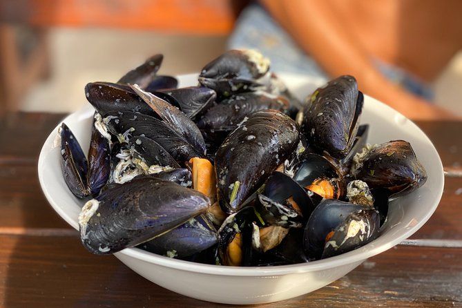 Private Gastro Cruise: Blue Cave & Organic Seaside Lunch