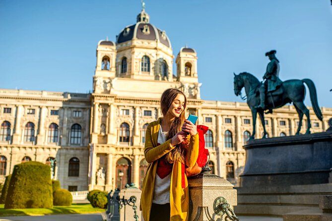 From Bratislava: Vienna and Salzburg Private Day Trip with Guides