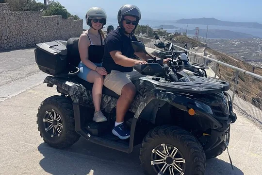 Santorini ATV Highlights Tour: Oia, Aussichtspunkte & Vulkanstrände