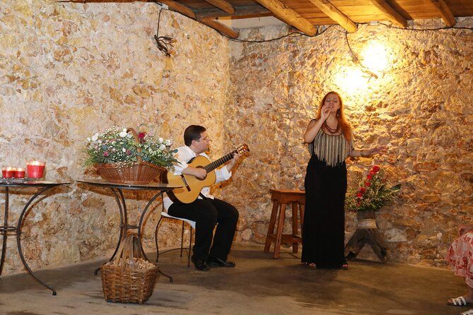 Private Fado Night Show with Wine and Food in Quinta do Outeiro