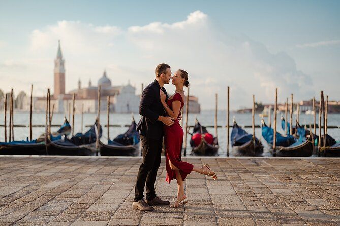Exclusive Photoshoot for Couples and Families in Venice