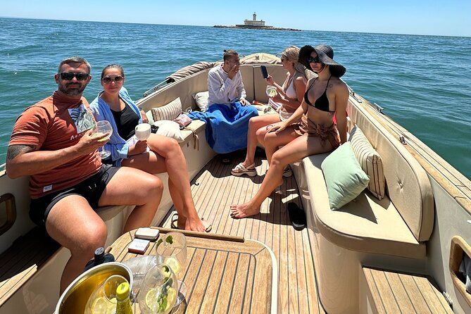 Lisbon Premium Cozy Boat with Pizza & Open Bar