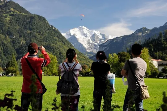 Zurich: Grindelwald, Interlaken & Lauterbrunnen Guided Day Trip