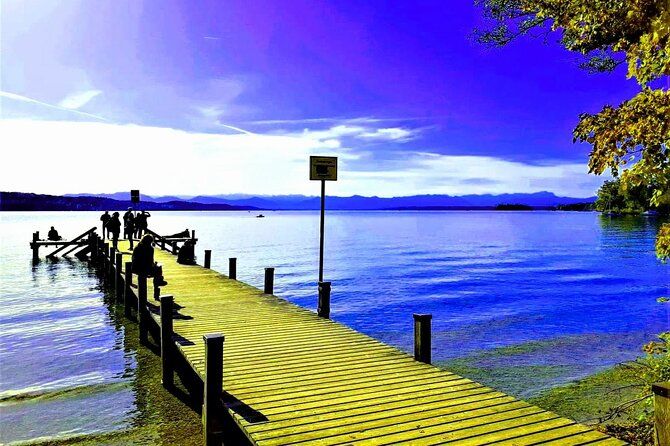 Comfort Mini-Van & Professional and FRiENDLY Guide: CUSTOMIZED 1-DAY TOUR from Munich