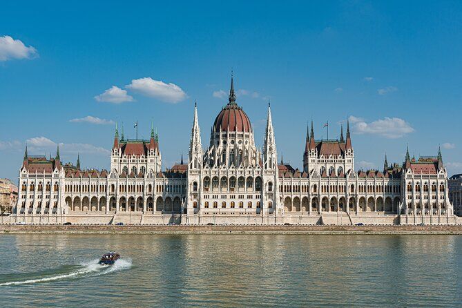 3 Hours Private Walking Tour in Budapest
