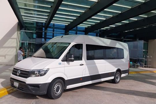Transfer from Cancun airport to Cancun hotel zone 1 to 8 people