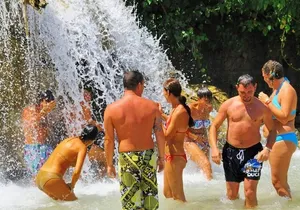 Dunn's River Falls, shopping and lunch