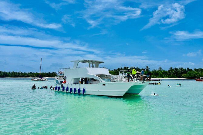 Private Catamaran Boat cruise: snorkeling slide & natural pool