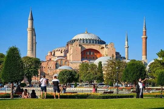 Best of Sultanahmet Half‑Day Tour: Hagia Sophia & Blue Mosque