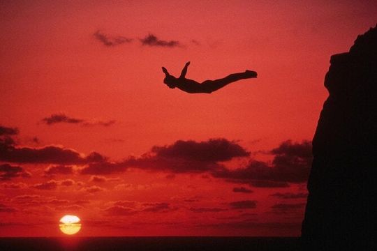 High Divers DeLuxe Three Course Dinner + Two Drinks plus SUNSET