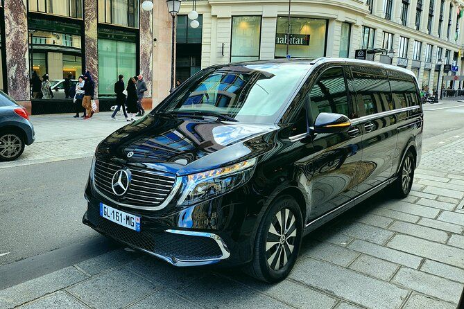 Paris Airport Transfer: Paris Airport CDG to Paris by Luxury Van