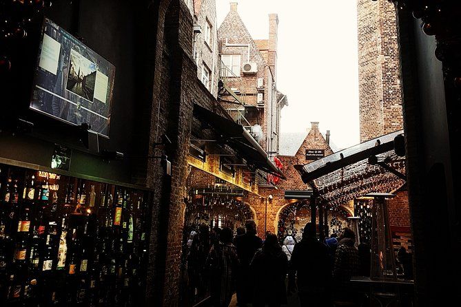 Food tasting & Historical walk